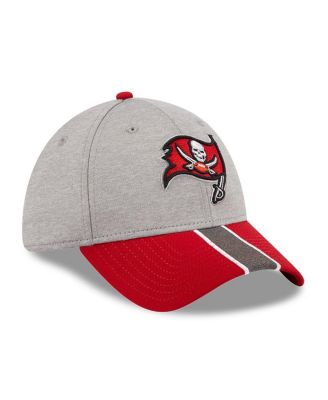 Men's Heather Gray/Red Tampa Bay Buccaneers Striped 39THIRTY Flex Hat