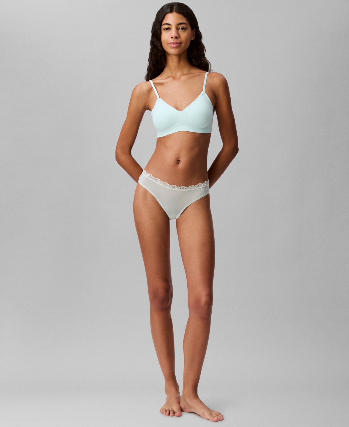 Calvin Klein Women's Invisibles Gel Wire Lightly Lined Bralette Qf7142 In Moonlight Jade