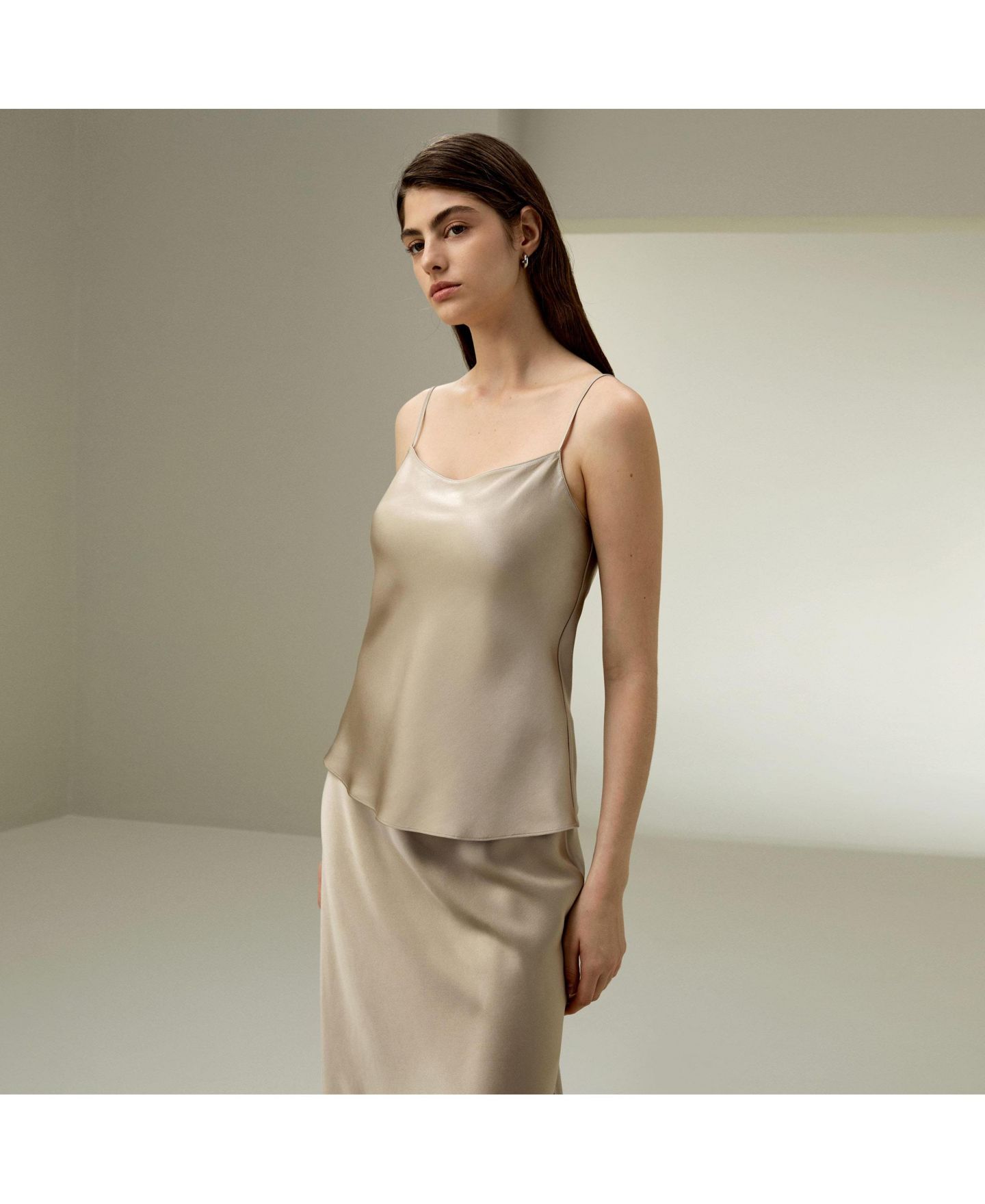 Женский топ LILYSILK Double-Faced Silk Charmeuse Camisole, цвет: Светлый абрикосовый — фото 2