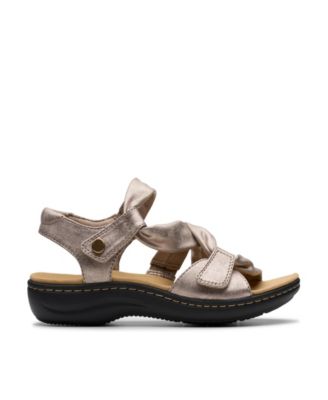 Collection Women's Laurieann Bell Round Toe Flat Sandals