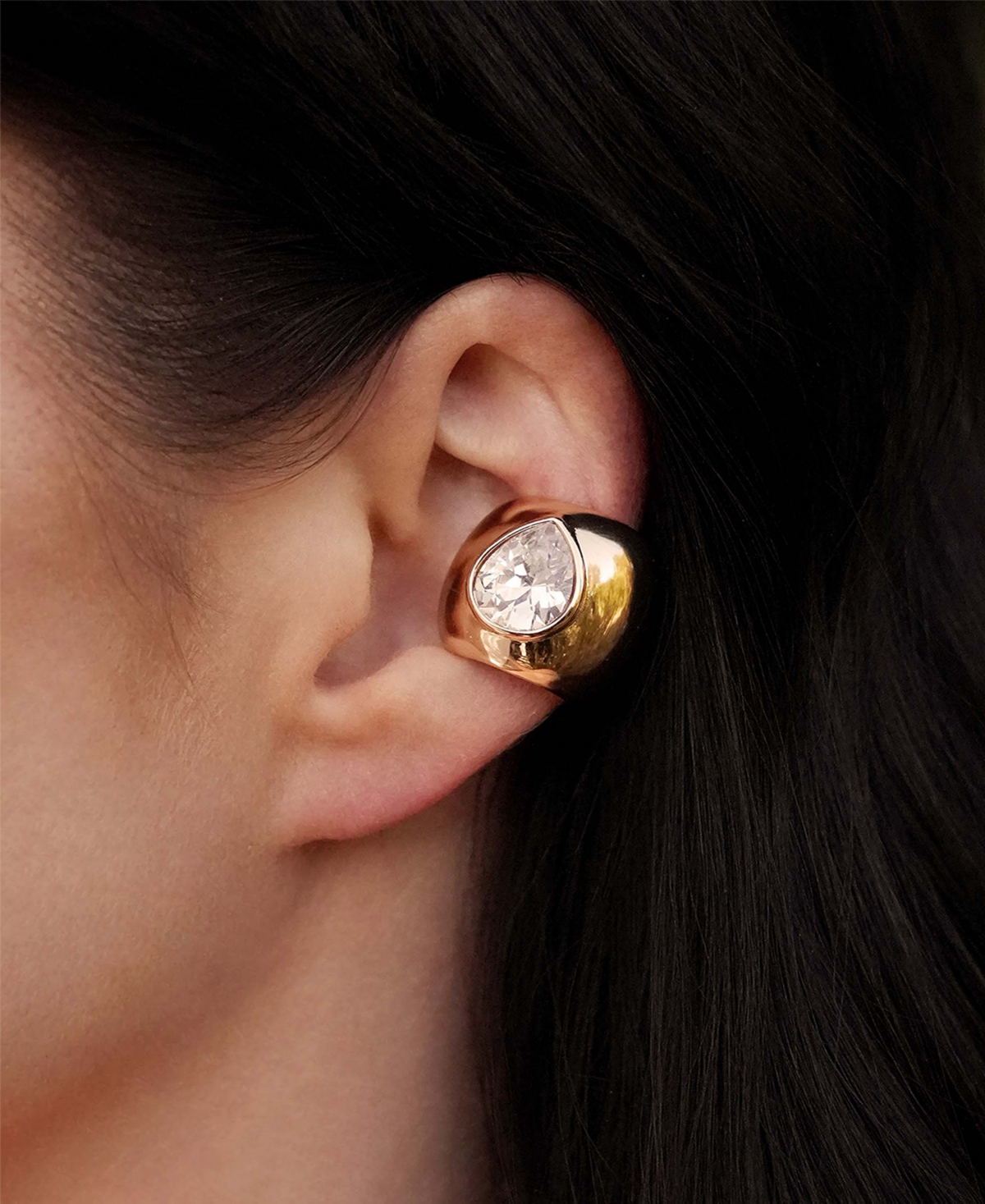 Ettika Brilliant Sparkle Single Ear Cuff In Gold