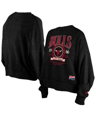 New Era - Women's Black Chicago Bulls Hardwood Classics Enzyme Wash Oversized Boxy Pullover Sweatshirt