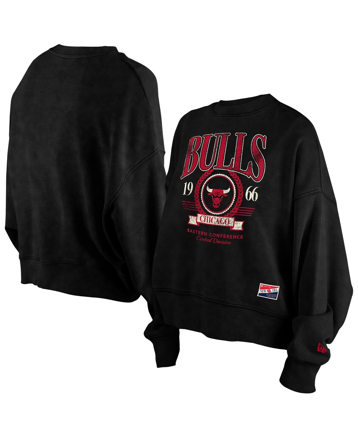 NEW ERA WOMEN'S BLACK CHICAGO BULLS HARDWOOD CLASSICS ENZYME WASH OVERSIZED BOXY PULLOVER SWEATSHIRT 