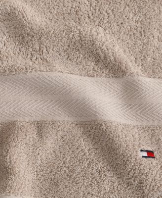 Modern American Solid Cotton Bath Towel, 30" x 54"