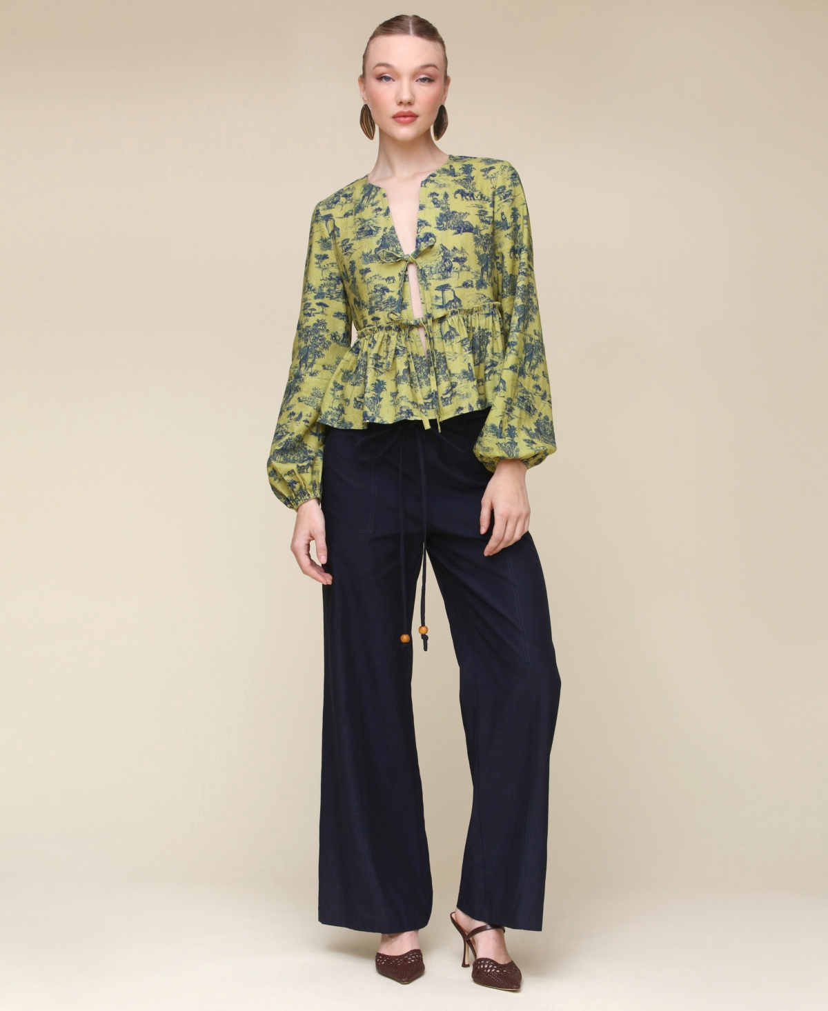 Avec Les Filles Balloon Sleeve Ruffled Shirt In Savanna Toile,olive,navy