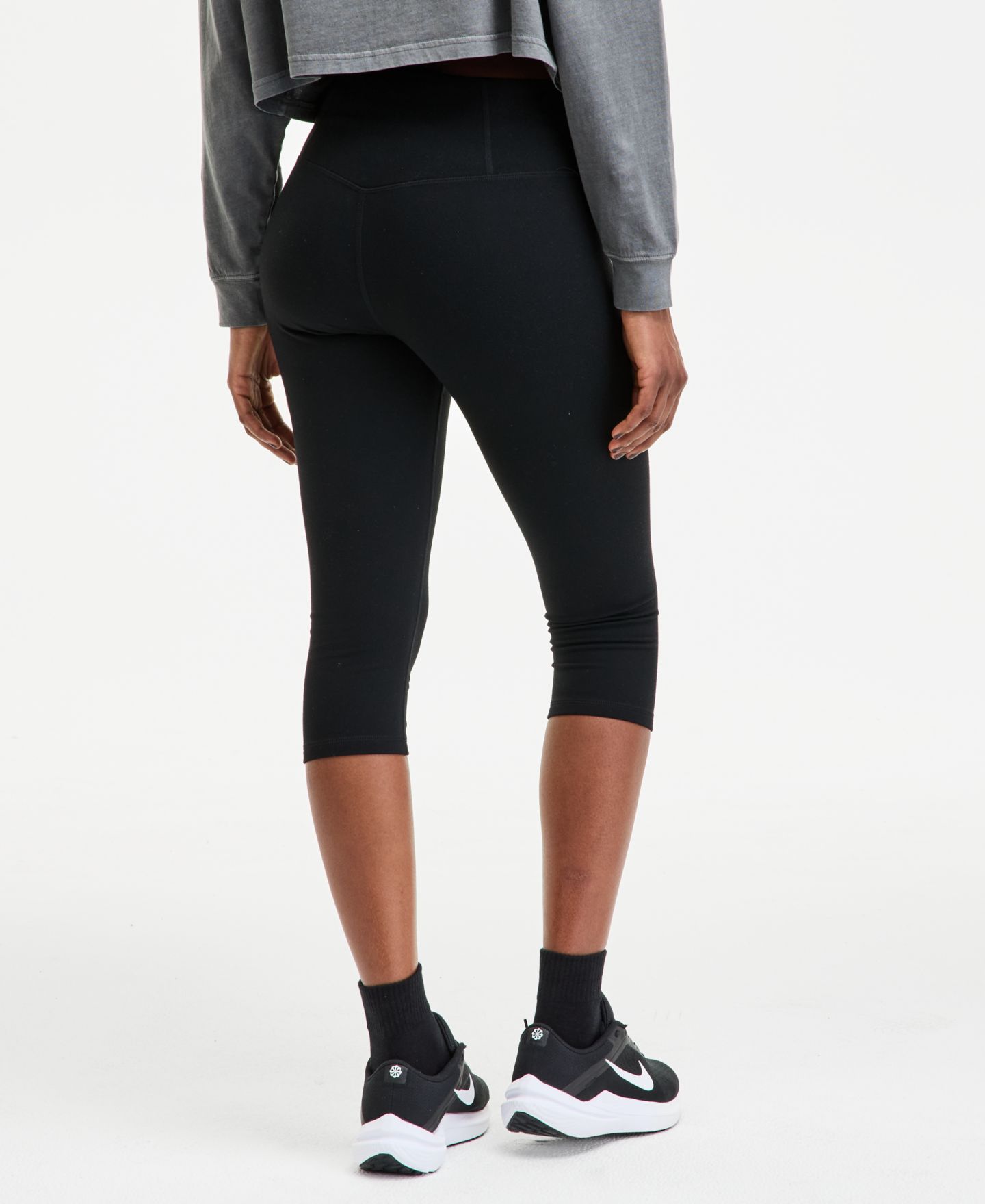 Женские леггинсы ID Ideology Studio Cropped Leggings, цвет: Глубокий чёрный — фото 2