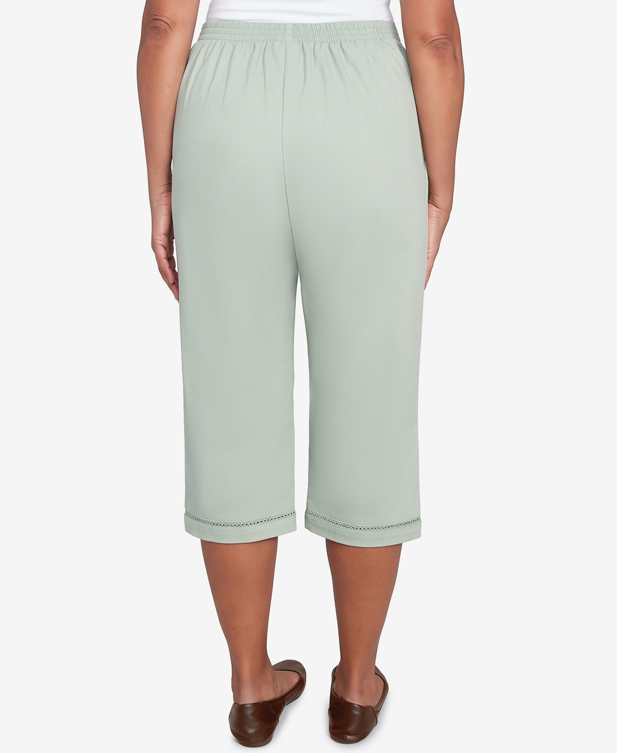 Alfred Dunner Plus Size Santa Fe Relaxed Crochet Hem Capri Pants In Aloe