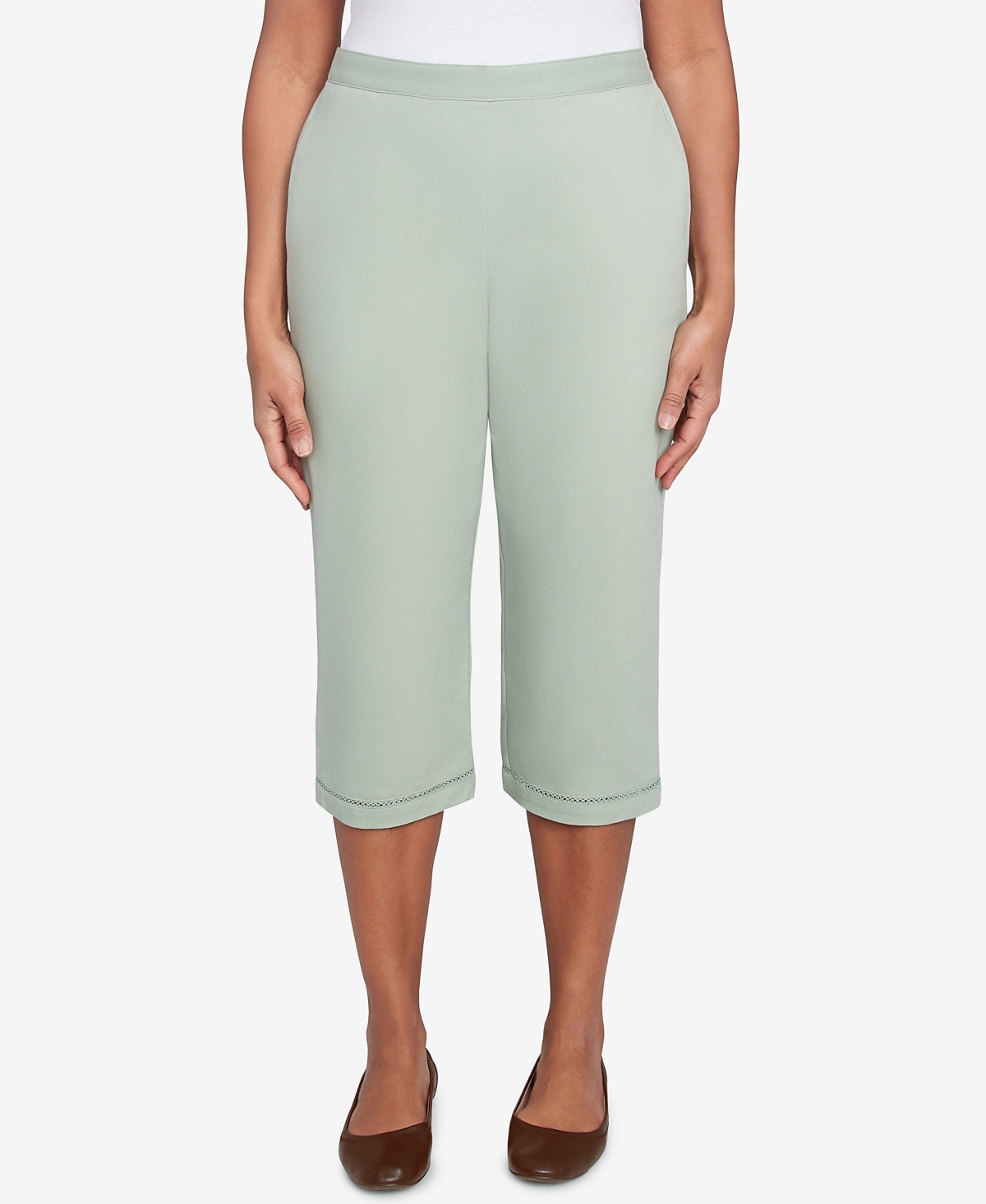 Alfred Dunner Plus Size Santa Fe Relaxed Crochet Hem Capri Pants In Aloe