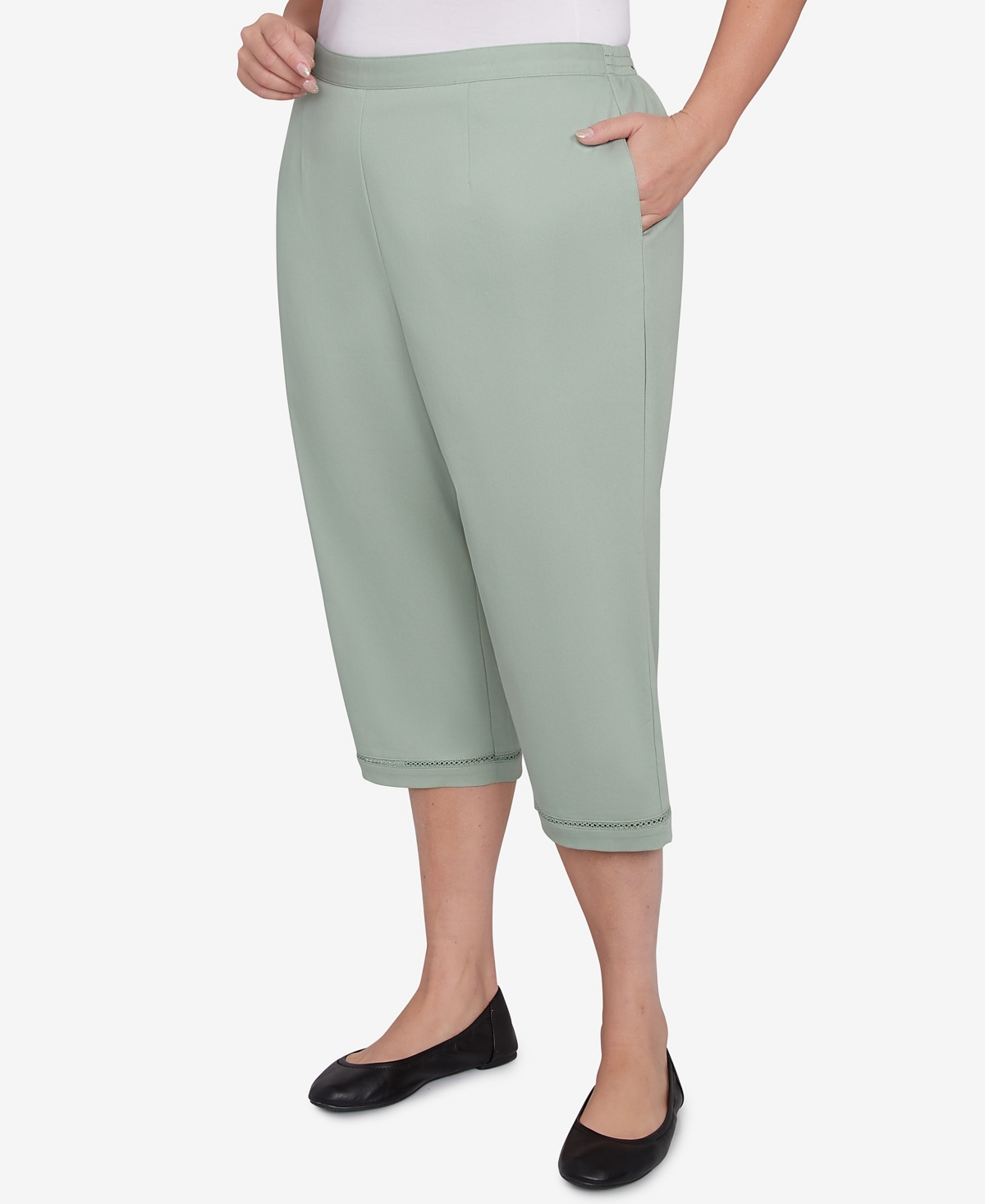 Alfred Dunner Plus Size Santa Fe Relaxed Crochet Hem Capri Pants In Aloe