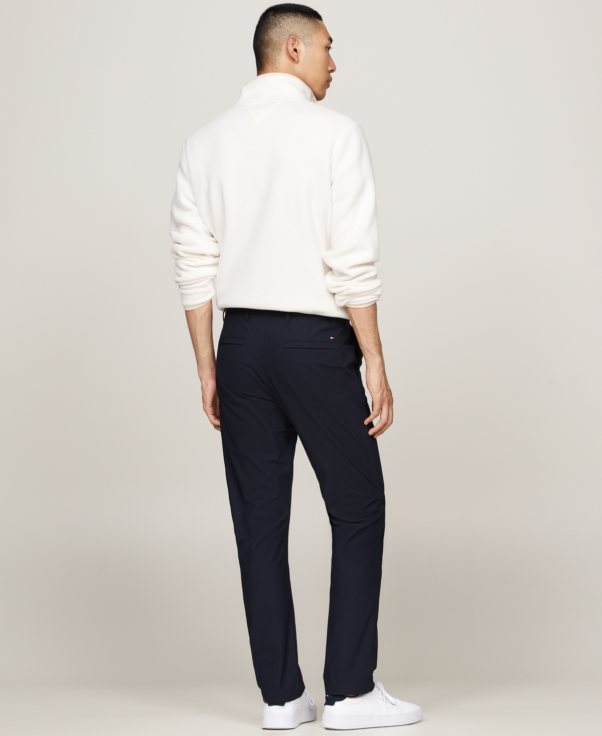 TOMMY HILFIGER MEN'S DENTON KNIT TECH CHINO PANTS 