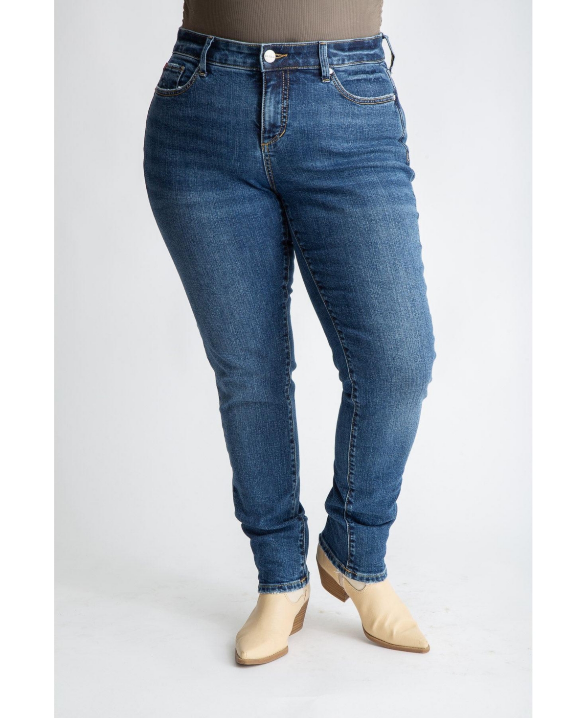 Plus Size Denim Mid Rise Boyfriend rolled in 28" inseam - Chloe