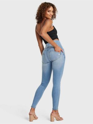 Women's Distressed High-Rise Sculpting Skinny Jeans