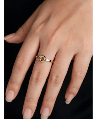 Love Knot Ring in , Size 7, approx. 1.9 grams.