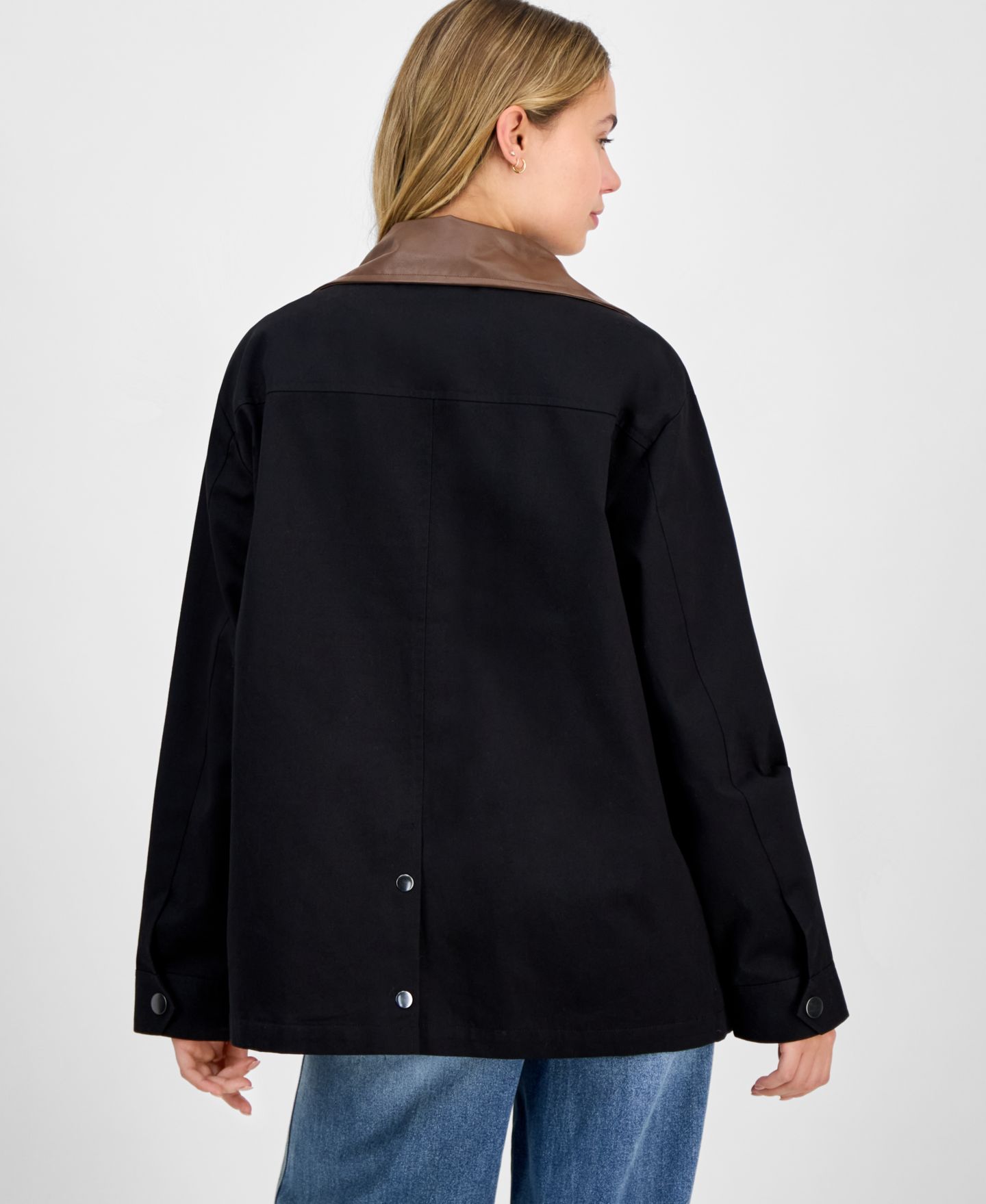 Женская куртка Maralyn & Me Juniors' Contrast-Collar Snap-Front Barn, цвет: Чёрный — фото 2