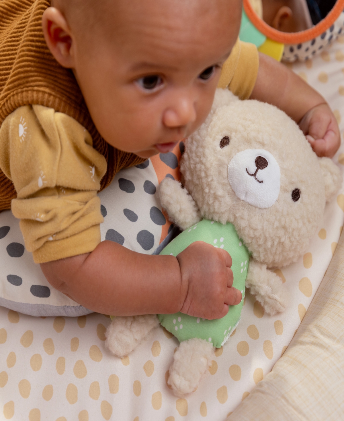 Ingenuity Baby Every Season Plush Lambswool Play Gym