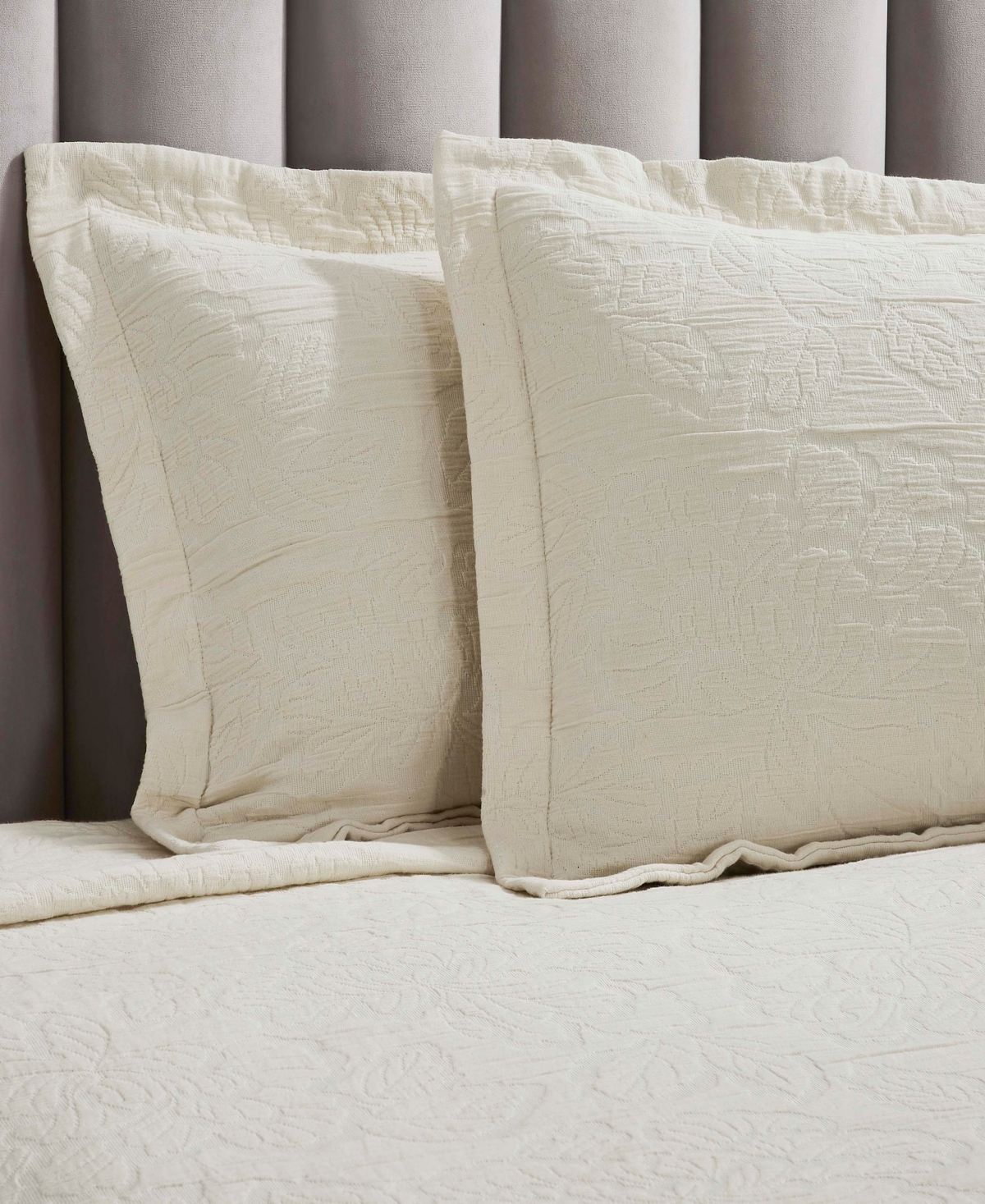 Superior Hibiscus Cotton Matelasse Woven 3-pc. Bedspread Set, Full In White