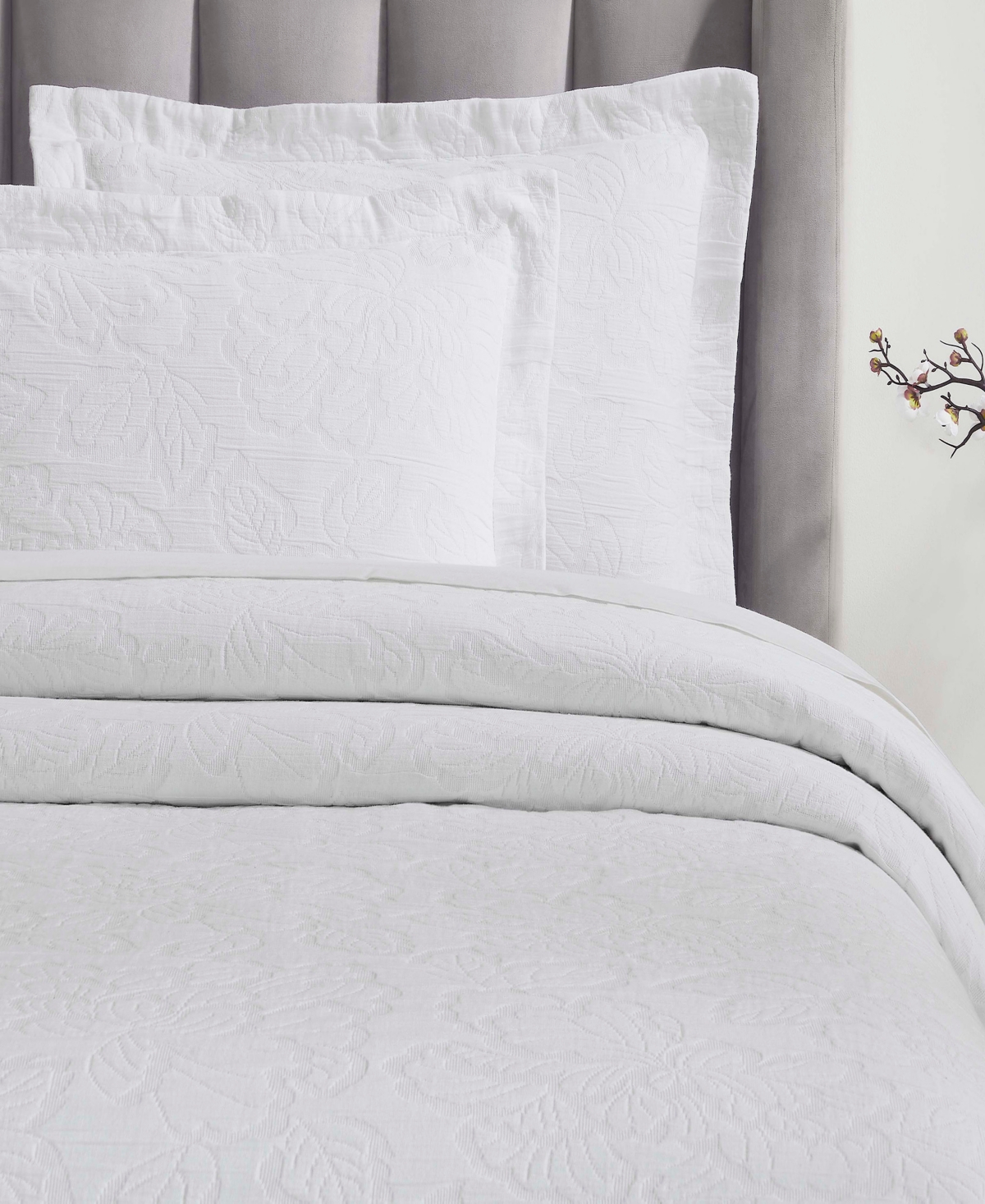 Superior Hibiscus Cotton Matelasse Woven 3-pc. Bedspread Set, California King In White