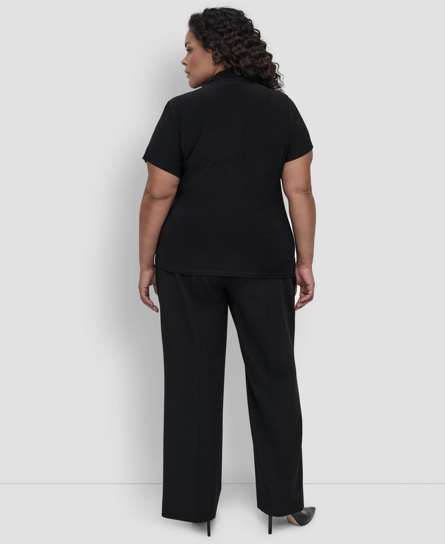 Женский топ DKNY Plus Size Short-Sleeve Faux-Wrap, цвет: Чёрный — фото 2