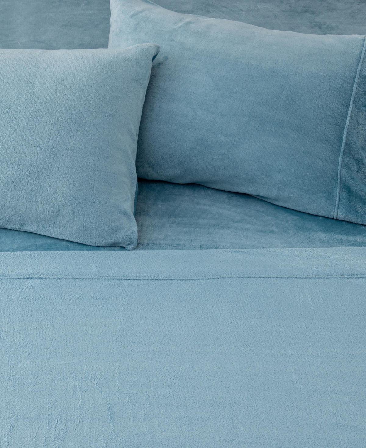 Linery & Co. Ultra-Soft Velvet Plush Solid Sheet Set