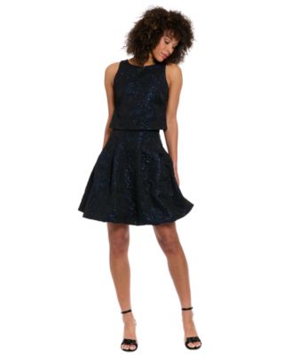 Women's Textured-Rose Sleeveless Top