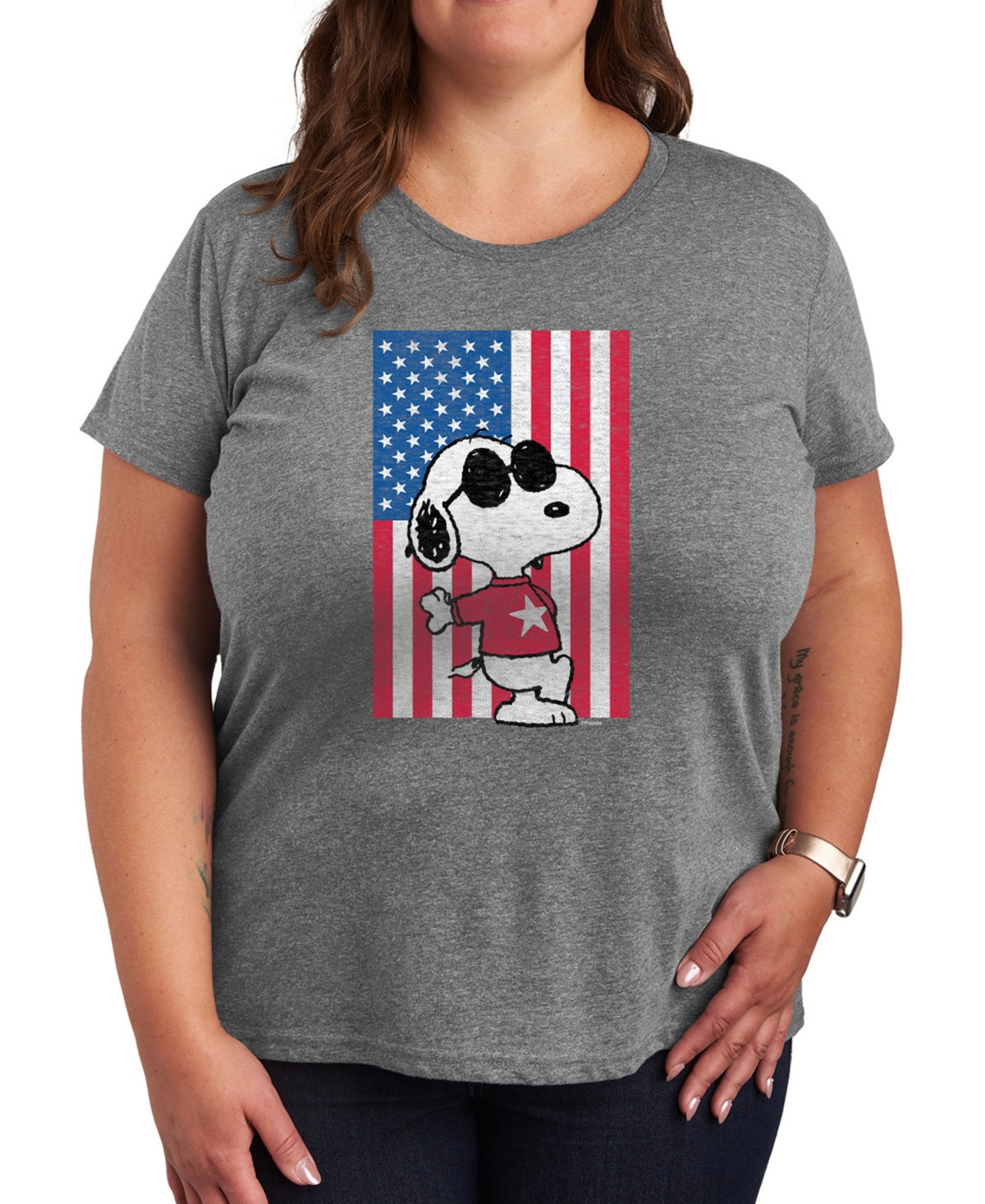 Plus Size Peanuts Snoopy Usa Flag Graphic Crew Neck T-Shirt - Gray