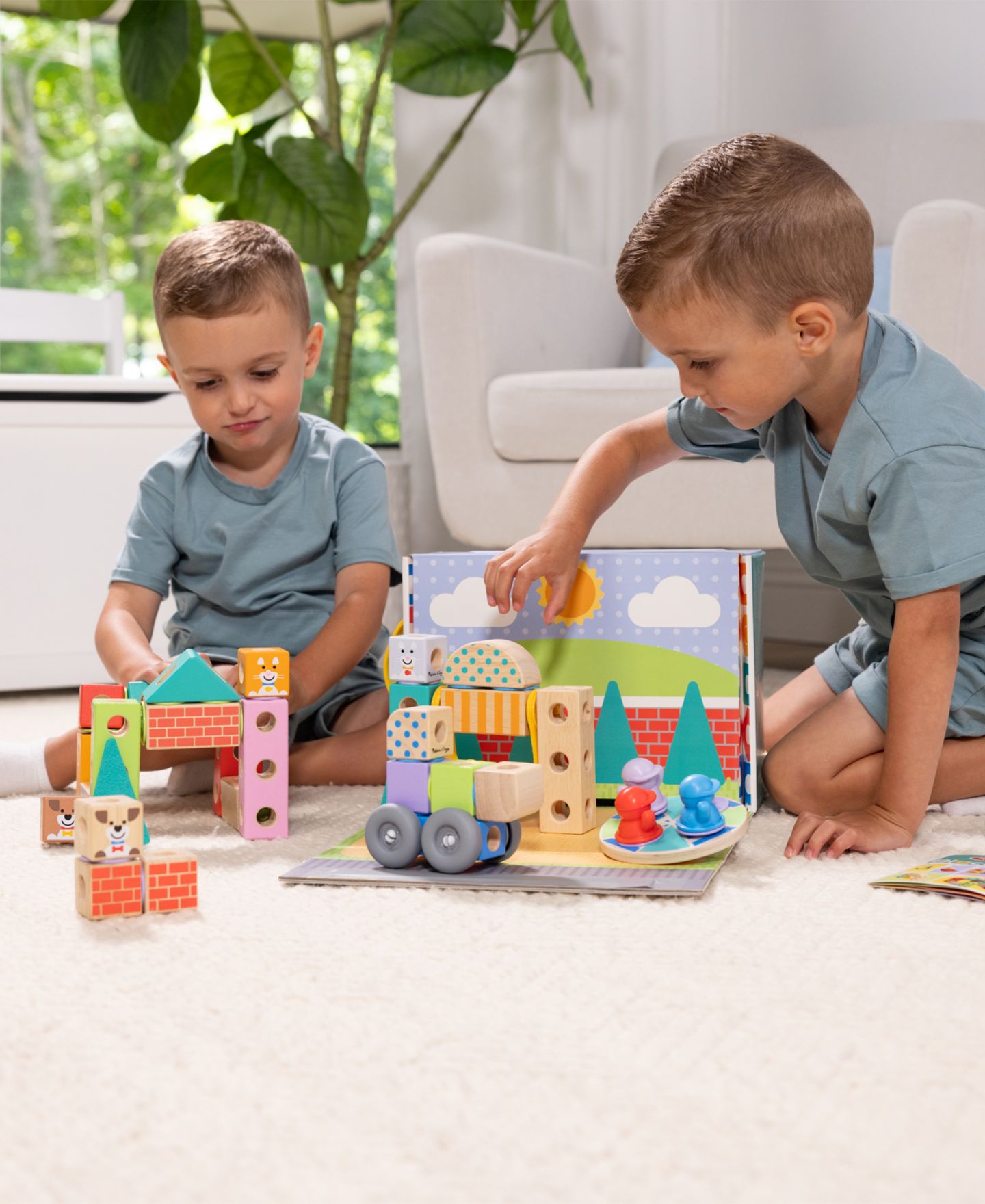 Детский конструктор Melissa and Doug Blockables Town Play Set — фото 3
