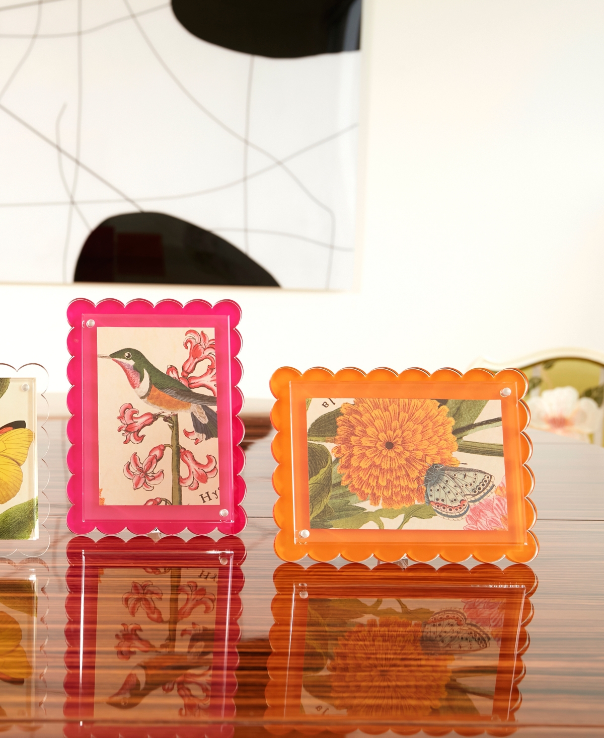 TARA WILSON DESIGNS SCALLOP FRAME, 4" X 6", 5" X 7" 