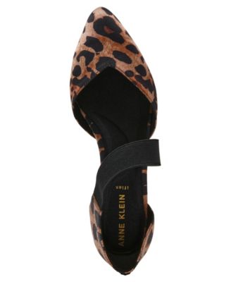 Women's Oksanna Asymmetrical Pointed Toe Flats