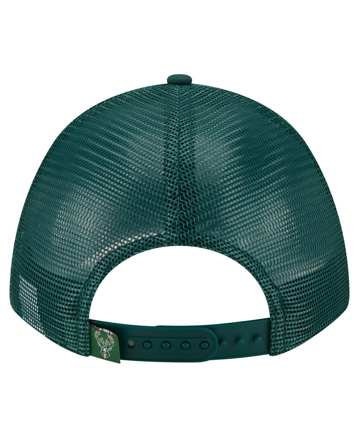 NEW ERA MEN'S HUNTER GREEN MILWAUKEE BUCKS MINIMALIST A-FRAME 9FORTY TRUCKER HAT 