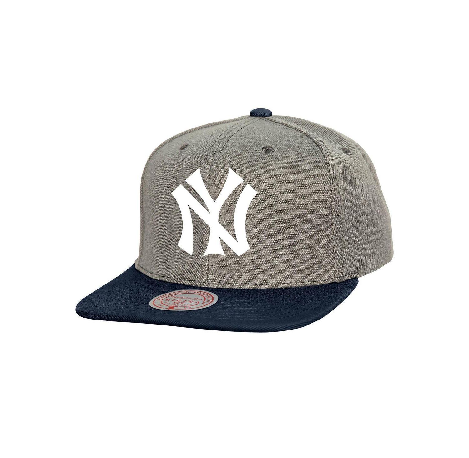 Men's Gray New York Yankees Cooperstown Collection Basic Flip Snapback Hat