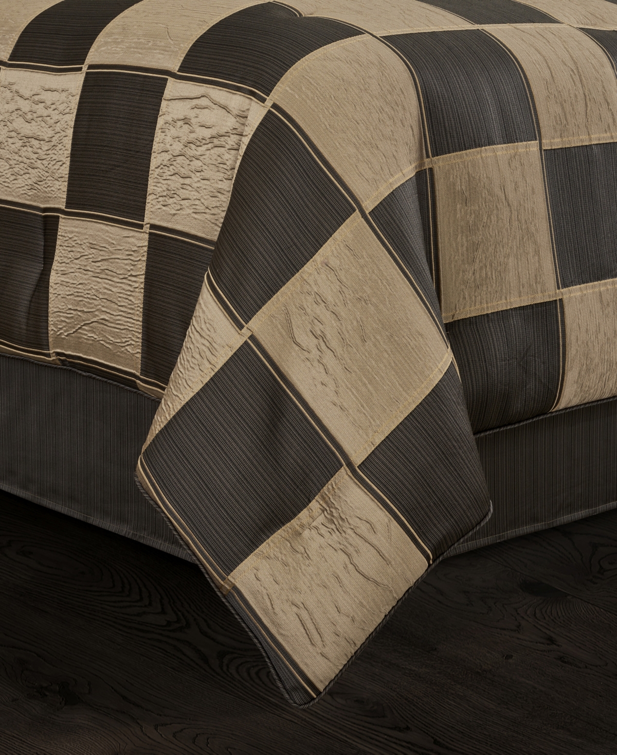J Queen New York Brando 4-pc. Comforter Set, California King