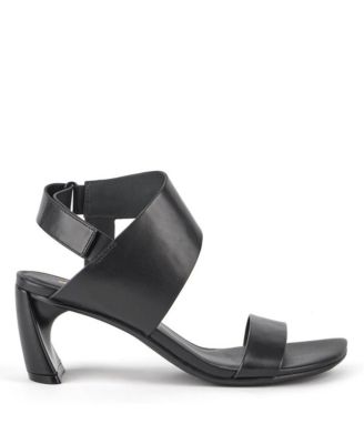 United Nude