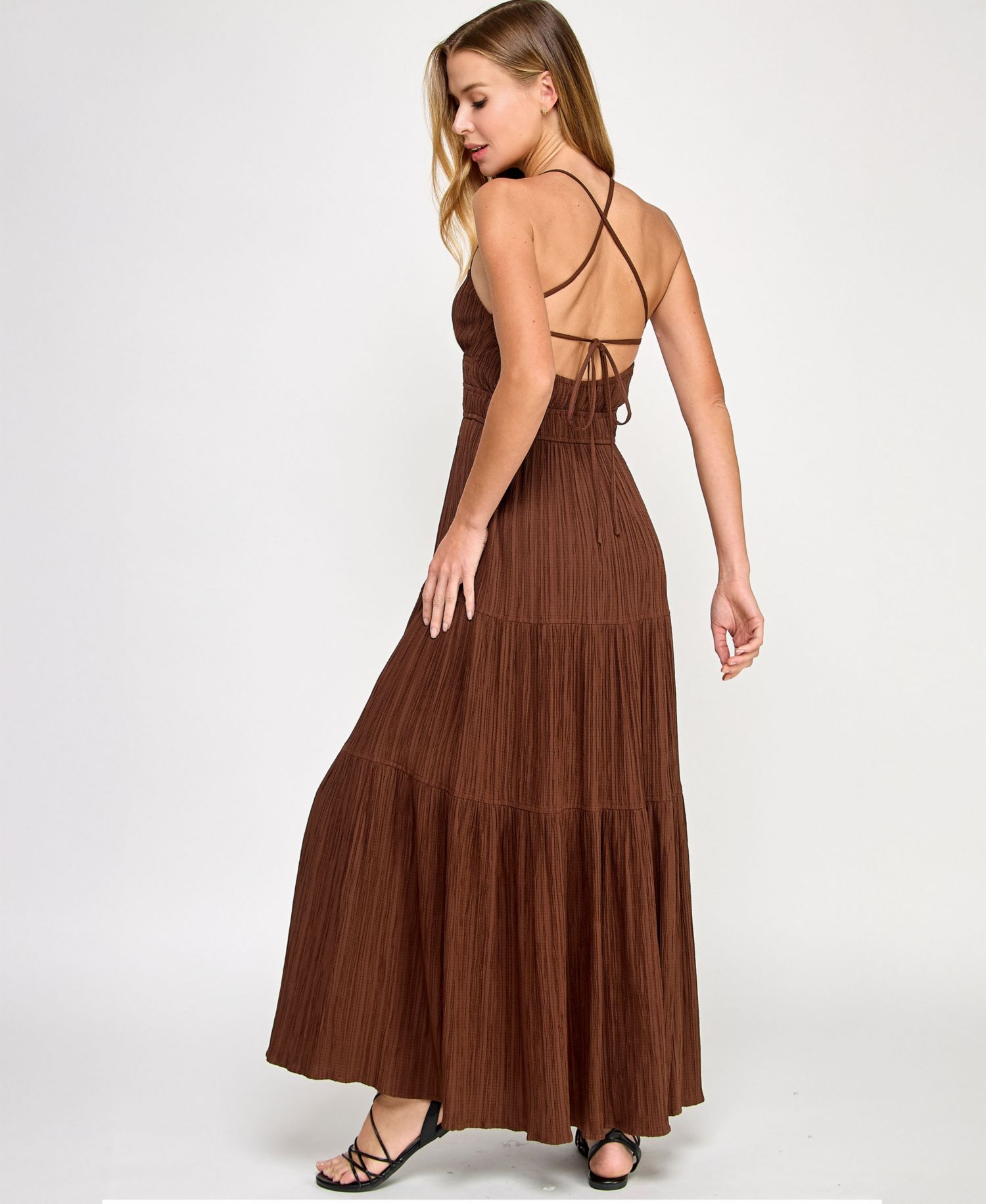Juniors' Textured Keyhole Strappy Maxi Dress