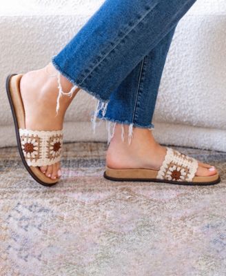 Women's Maxim Round Toe Flat Sandals