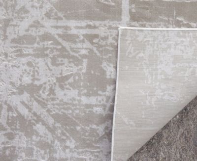 Prasad 39NAF 5'x8' Area Rug