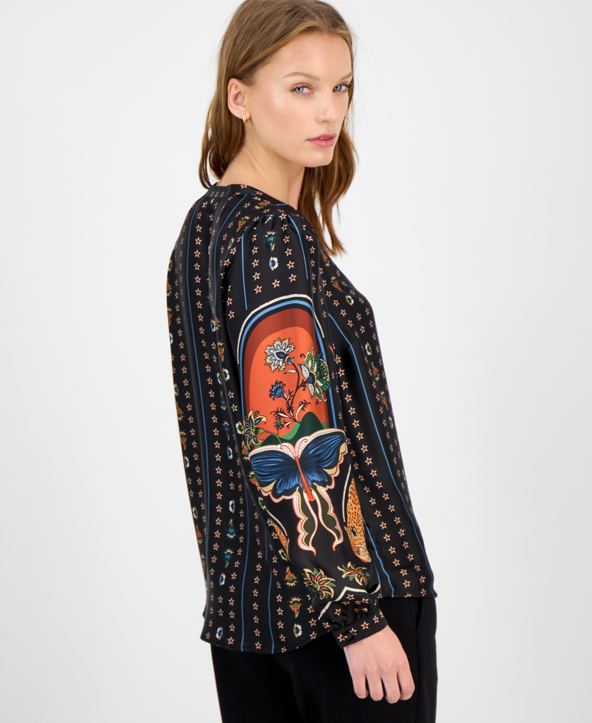 T Tahari Split V Neck Button Down Blouse In Multi