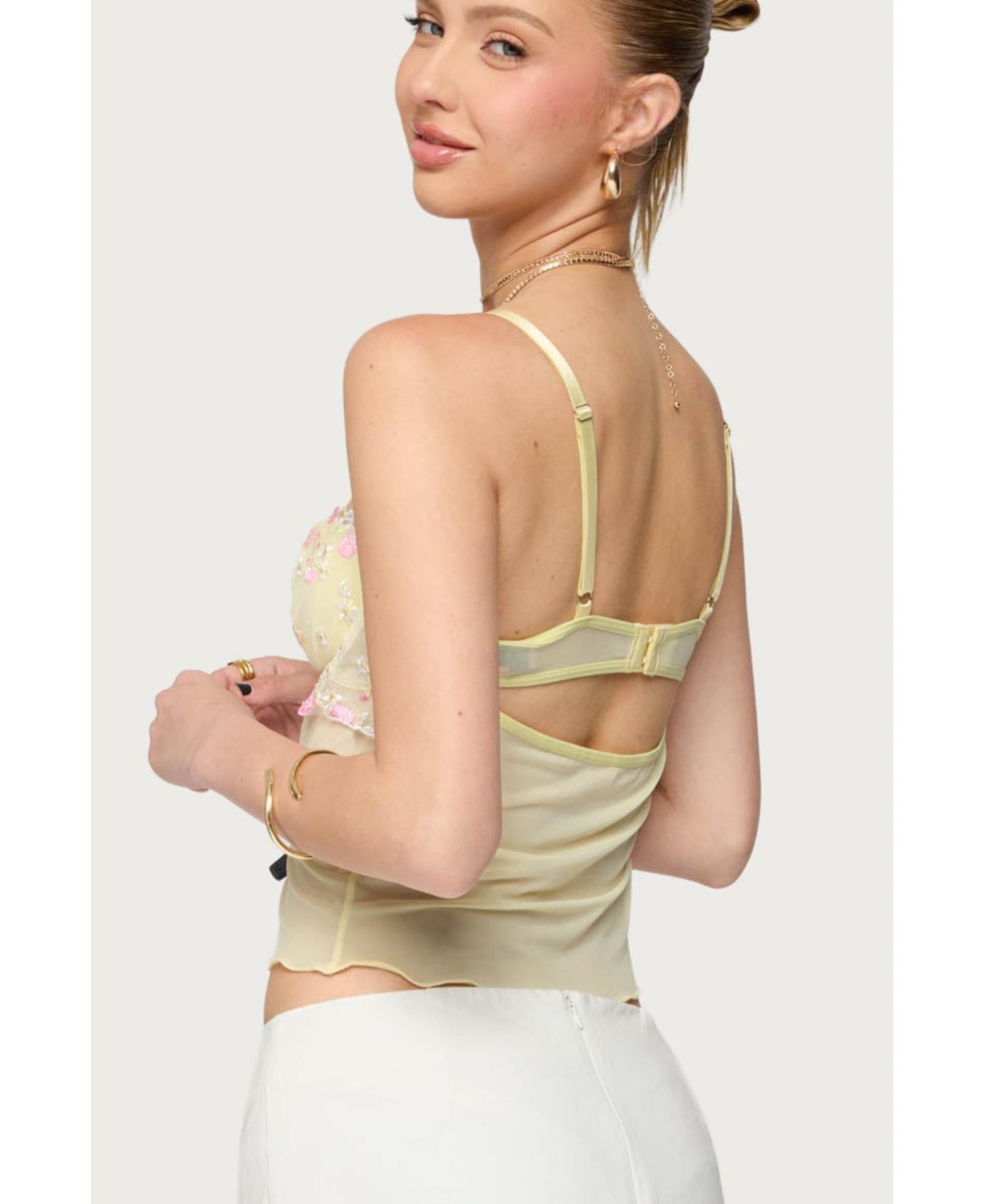 Женский топ Edikted Embroidered Floral Sheer Bra Top, цвет: Жёлтый — фото 2