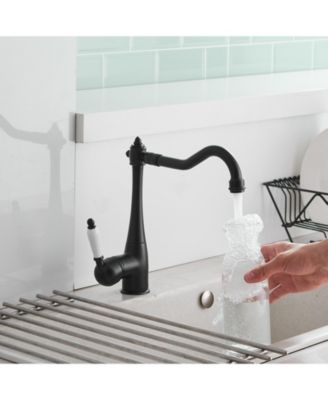 Traditional Single-Handle Standard Kitchen Sink Faucet in Matte Black