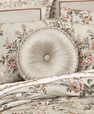 Pecora Tufted Round Decorative Pillow, 15" Round