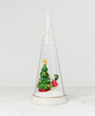 Peanuts Merry & Magical Christmas Scene Figurine