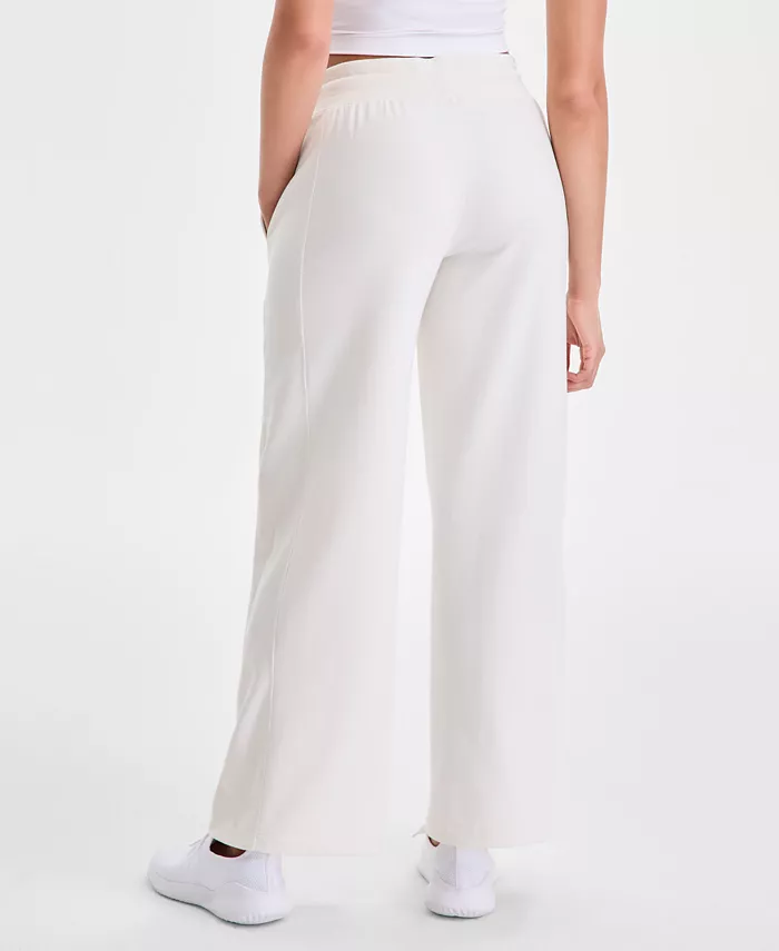 Women's Relaxed High-Rise Flare-Leg Fleece Pants - thumbnail 9