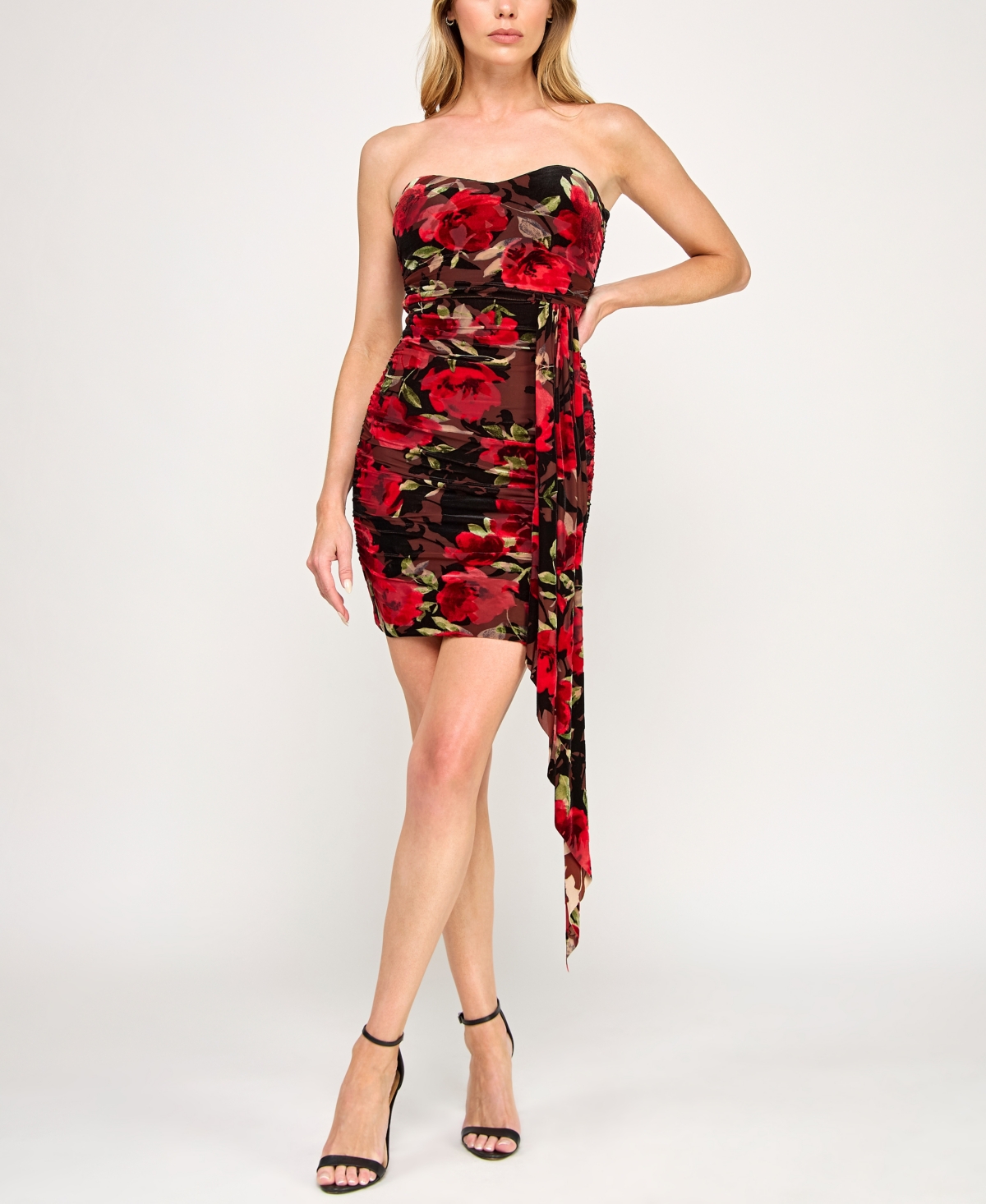 Juniors' Sleeveless Sweetheart Bodycon Dress - Red Multi