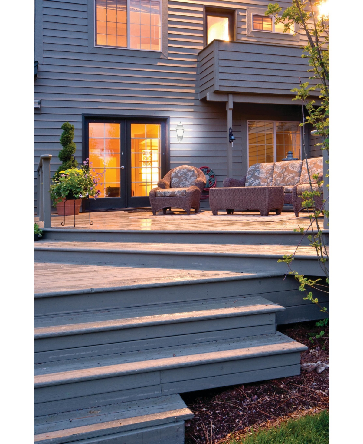 Maxsa Innovations Battery-Powered Motion-Activated Sconce