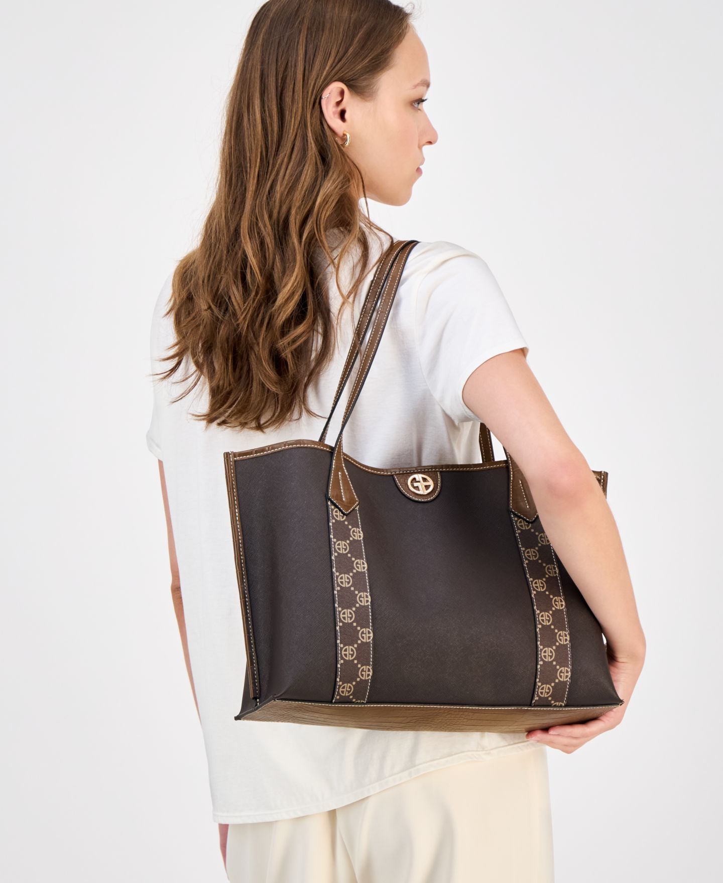 Женская сумка Giani Bernini Extra Large Monogram Block, цвет: Кофейный / Орех коричневый — фото 2