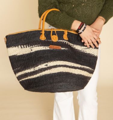 Black & White Love Beaded Bracelet – Handmade with Purpose