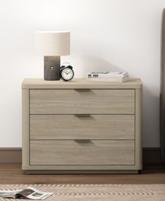 Evelyn 32" 3-Drawer Nightstand