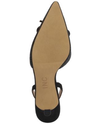 Women's Generys Pointed-Toe Pumps