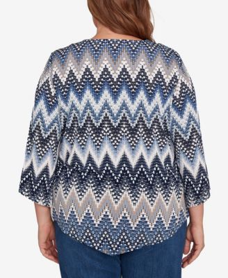Plus Size Classic Puff Print Textured Chevron Crew Neck Top