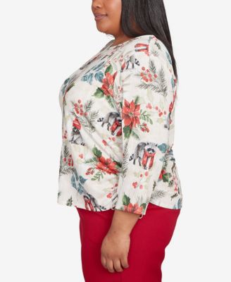 Plus Size Classic Holiday Poinsettias Crew Neck Top