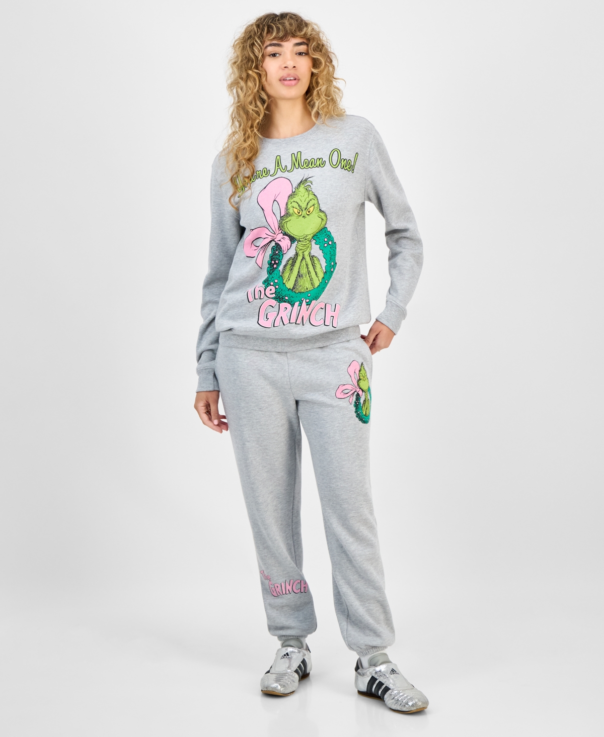Love Tribe Juniors' The Grinch Wreath Crewneck Sweatshirt In Gray